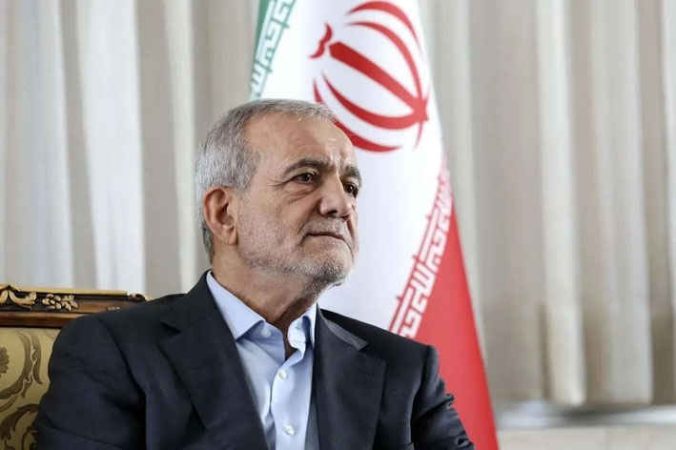 عیادت رئیس جمهور از مجروحان جنایتهای رژیم صهیونیستی عیادت رئیس جمهور از مجروحان جنایتهای رژیم صهیونیستی