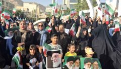ایران سربلند از آزمون بزرگ؛ ایلام تابلوی همدلی و پایداری   * عظیم پیرانی ایران سربلند از آزمون بزرگ؛ ایلام تابلوی همدلی و پایداری   * عظیم پیرانی
