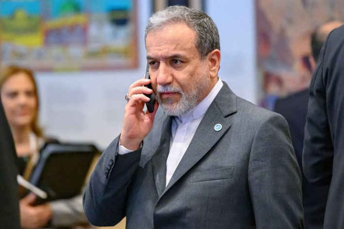 عراقچی: اصرار رافائل گروسی بر بازدید از تاسیسات هستهای بمبارانشده، بیمعنا است عراقچی: اصرار رافائل گروسی بر بازدید از تاسیسات هستهای بمبارانشده، بیمعنا است