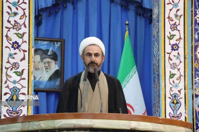 امام جمعه ایلام: وحدت و ولایت رمز اقتدار در مقابل توطئه دشمنان است امام جمعه ایلام: وحدت و ولایت رمز اقتدار در مقابل توطئه دشمنان است