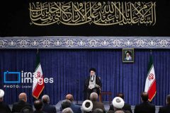 رهبر انقلاب: ملت با جهتگیریهای گوناگون سیاسی و وزن متفاوت مذهبی پای ایران ایستاد رهبر انقلاب: ملت با جهتگیریهای گوناگون سیاسی و وزن متفاوت مذهبی پای ایران ایستاد