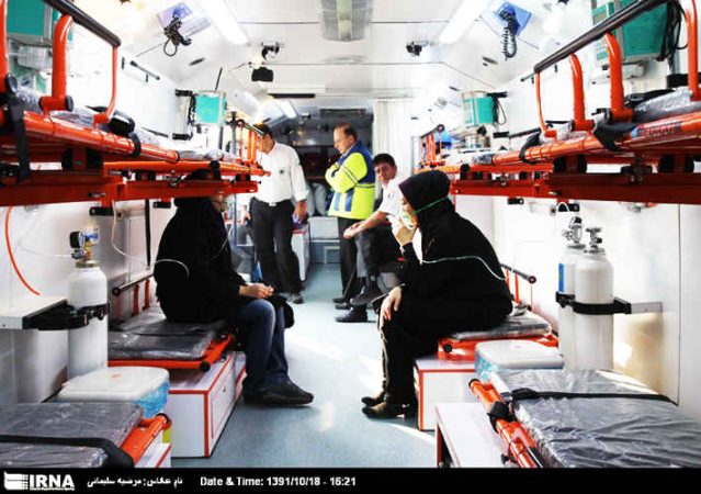 انتقال ۱۶ زائر مصدوم از عراق به مرز مهران انتقال ۱۶ زائر مصدوم از عراق به مرز مهران