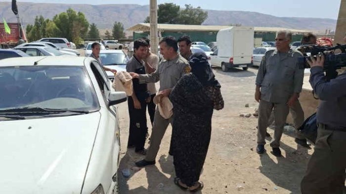 توزیع ۱۰ هزار اقلام زیستمحیطی بین زائران اربعین در مهران توزیع ۱۰ هزار اقلام زیستمحیطی بین زائران اربعین در مهران
