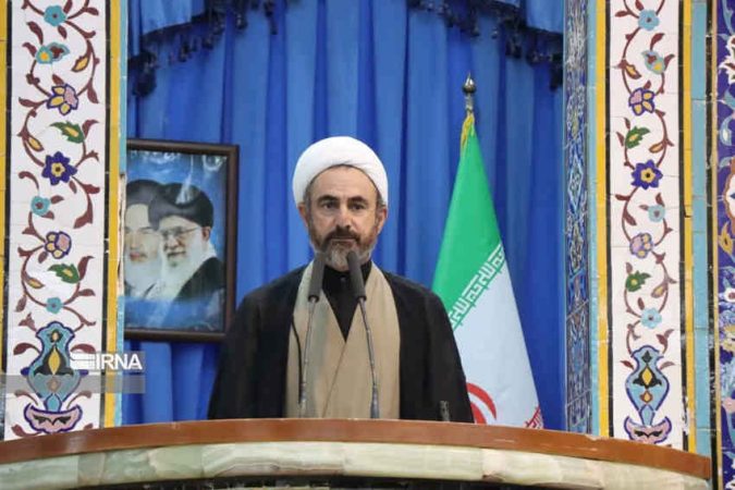 امام جمعه ایلام: القای هر گونه ضعف و ناتوانی چراغ سبز به دشمن است امام جمعه ایلام: القای هر گونه ضعف و ناتوانی چراغ سبز به دشمن است