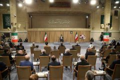 قدردانی ویژه رهبر انقلاب از رئیس جمهور و دولت/ معیشت مردم مهمترین مسئله است قدردانی ویژه رهبر انقلاب از رئیس جمهور و دولت/ معیشت مردم مهمترین مسئله است