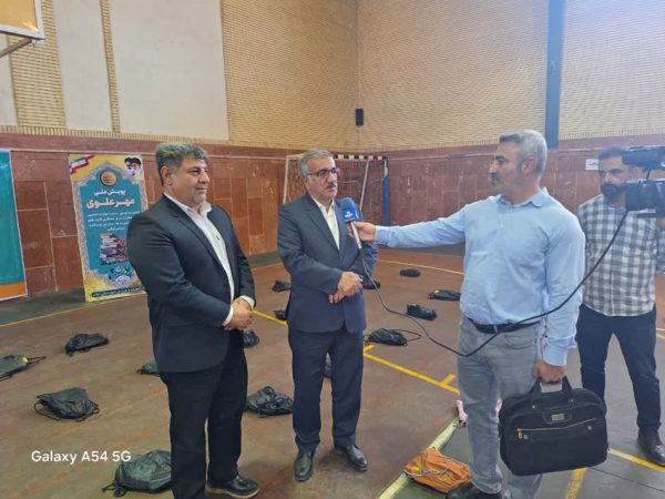بیش از ۳۵۰ بسته حمایتی لوازم تحریر در سطح شهرستان و درميان دهک های یک و دو توزیع می گردد بیش از ۳۵۰ بسته حمایتی لوازم تحریر در سطح شهرستان و درميان دهک های یک و دو توزیع می گردد
