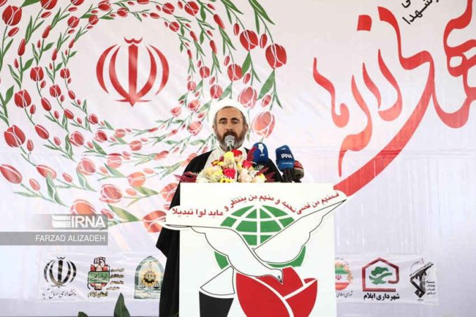 امام جمعه ایلام: دفاع مقدس مسیر درخشان نسلهای آینده است امام جمعه ایلام: دفاع مقدس مسیر درخشان نسلهای آینده است