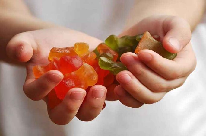 پاستیل؛ دانستیها، فواید، مضرات و طرز تهیه خانگی آن پاستیل؛ دانستیها، فواید، مضرات و طرز تهیه خانگی آن
