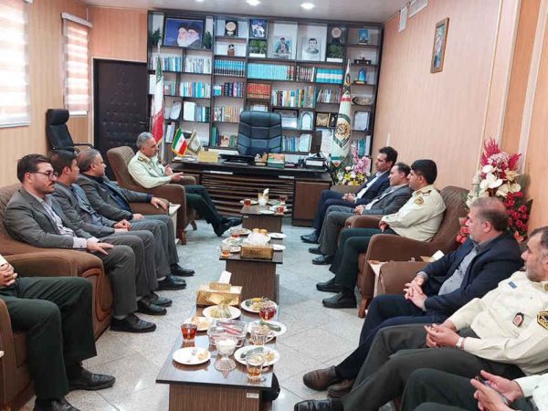 دیدار مدیرکل راه و شهرسازی استان ایلام  با فرمانده نیروی انتظامی استان دیدار مدیرکل راه و شهرسازی استان ایلام  با فرمانده نیروی انتظامی استان