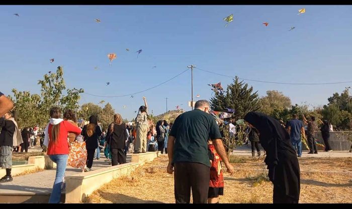 آسمان آبی ایلام، رنگین از پرواز بادبادکها آسمان آبی ایلام، رنگین از پرواز بادبادکها