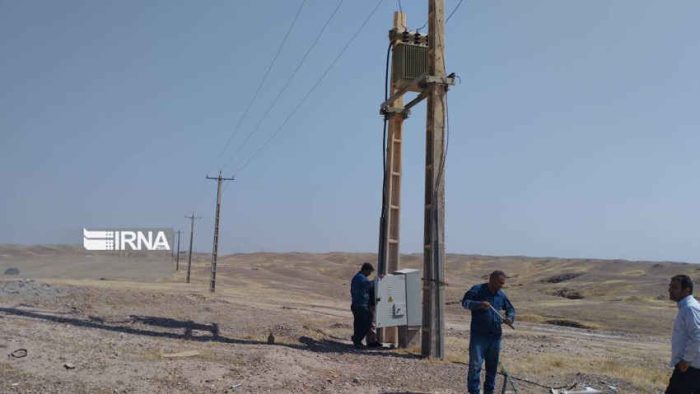 تأمین ۲ مگاوات برق برای مرز رسمی چیلات دهلران آغاز شد تأمین ۲ مگاوات برق برای مرز رسمی چیلات دهلران آغاز شد