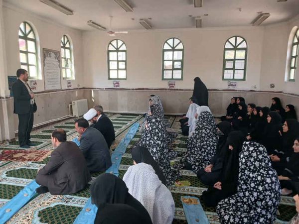 حضور بازرس کل قضایی استان ایلام در دبیرستان لقمان با هدف تبیین دستاوردهای قوه قضائیه حضور بازرس کل قضایی استان ایلام در دبیرستان لقمان با هدف تبیین دستاوردهای قوه قضائیه
