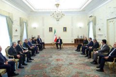 پزشکیان: تسریع در اتصال شبکه ریلی ایران و عراق، پیوندهای اقتصادی منطقه را تحکیم میکند پزشکیان: تسریع در اتصال شبکه ریلی ایران و عراق، پیوندهای اقتصادی منطقه را تحکیم میکند