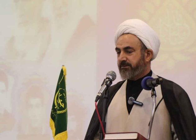 امام جمعه ایلام: پرستاران در بحرانها سلامت خود را فدای نجات بیماران کردند امام جمعه ایلام: پرستاران در بحرانها سلامت خود را فدای نجات بیماران کردند