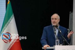 قالیباف: استانها باید از حاشیه تصمیمسازی به متن سیاستگذاری بیایند قالیباف: استانها باید از حاشیه تصمیمسازی به متن سیاستگذاری بیایند