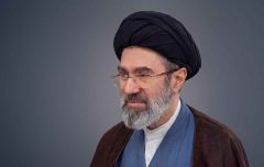رهبر معظم انقلاب: ارتش دلاورانه از آب و خاک و پرچم ایران دفاع می‌کند
