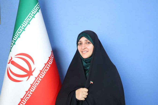 هنرمندان زن خارج از کشور می‌توانند بازگردند/ دعوت از زنان برای مشارکت فعال سیاسی