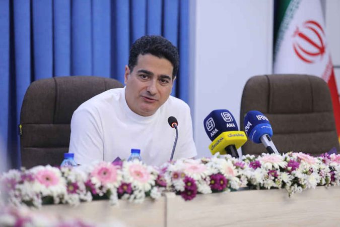 همایون شجریان: برگزاری کنسرت خیابانی آرزوی من است/تلاش برای اجرا با بلیت ارزان