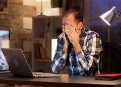 آیا نمایشگرها به چشم شما آسیب میزنند؟ آیا نمایشگرها به چشم شما آسیب میزنند؟