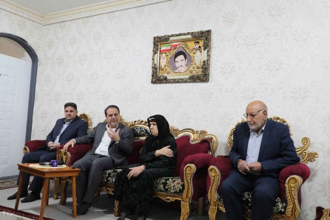 استاندار ایلام: خون شهدا تداوم‌بخش انقلاب اسلامی است