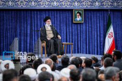 رهبر انقلاب: هیچ منفعتی برای امت اسلامی بالاتر از اتحاد نیست رهبر انقلاب: هیچ منفعتی برای امت اسلامی بالاتر از اتحاد نیست