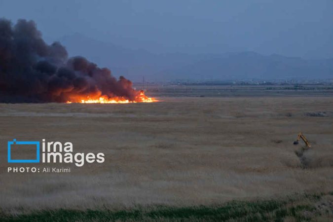 آتش‌سوزی کشتزارهای مهران مهار شد