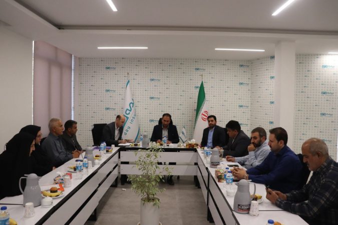 مدیرکل بنیاد شهید و امور ایثارگران استان ایلام در جلسه با مدیران بیمه دی استان تاکید کرد؛ مدیرکل بنیاد شهید و امور ایثارگران استان ایلام در جلسه با مدیران بیمه دی استان تاکید کرد؛